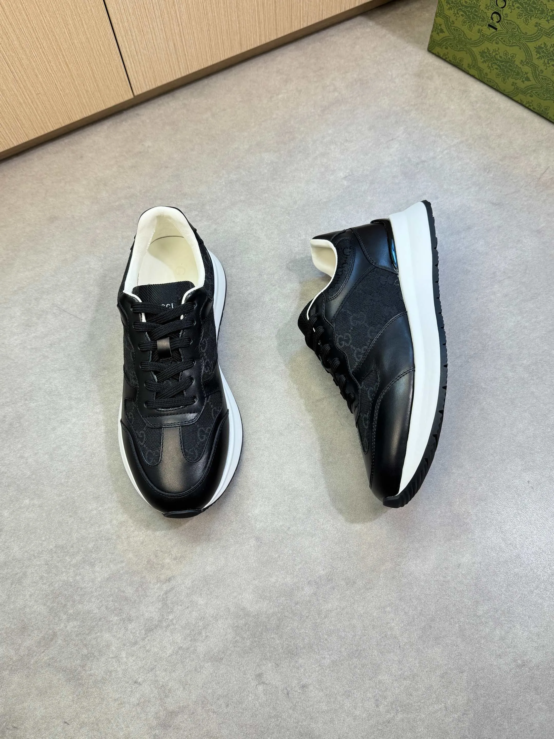 Men's shoes 💰800 [Gucci] Gucci - High-end quality original single casual sports shoes - Upper: 🔝 Nappa calfskin, brand totem cloth, tongue cloth label, heel silk screen brand LOGO - Lining: water-dyed cowhide - Outsole: ultra-light T men's shoes 💰U·Rubber; two-color molded outsole -Super high quality control·Fine workmanship: highlighted (high-end·luxury·grade) -Size :38-44 (45, can be customized)·GC0372
